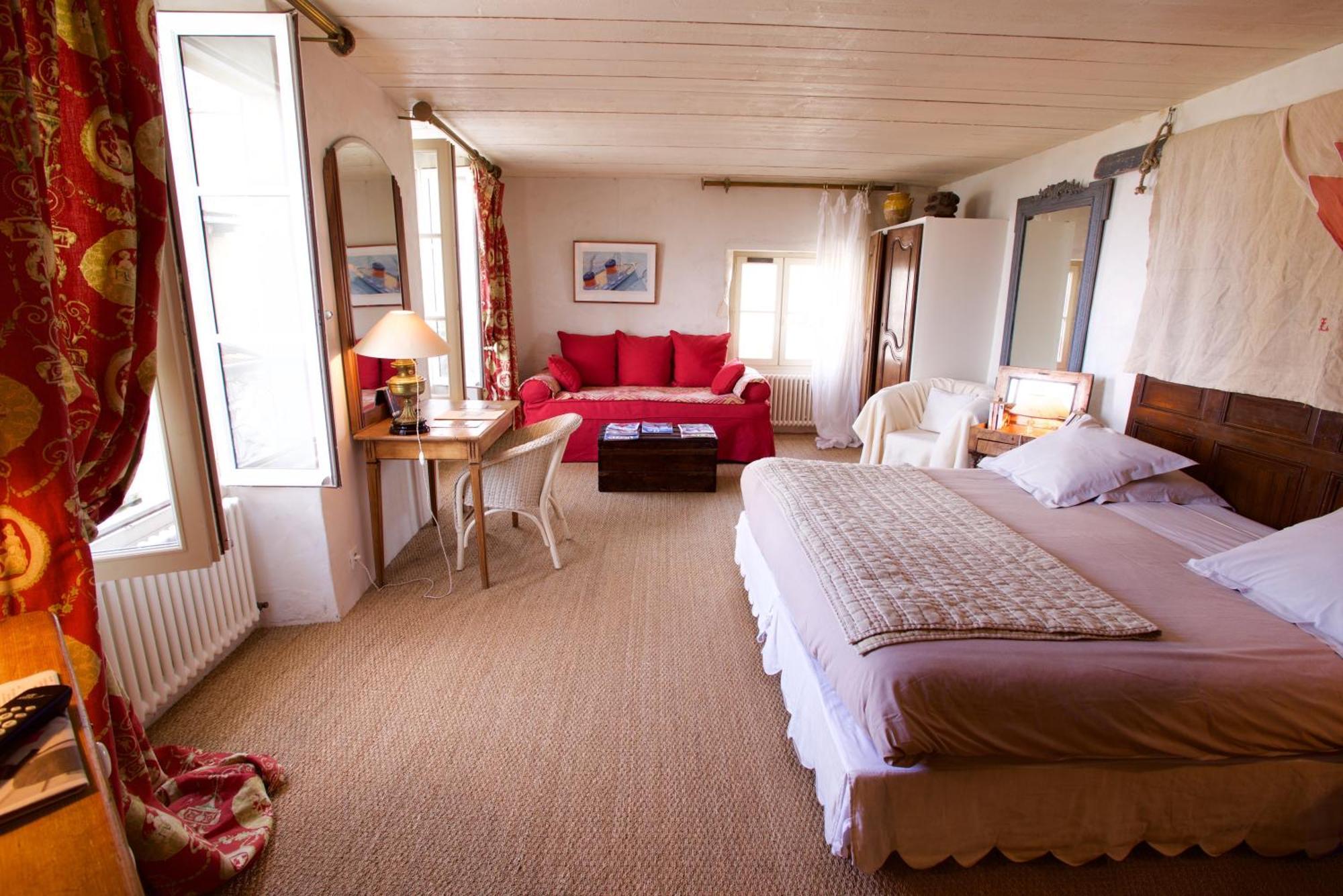 Le Corps De Garde Bed & Breakfast Saint-Martin-de-Re Exterior photo