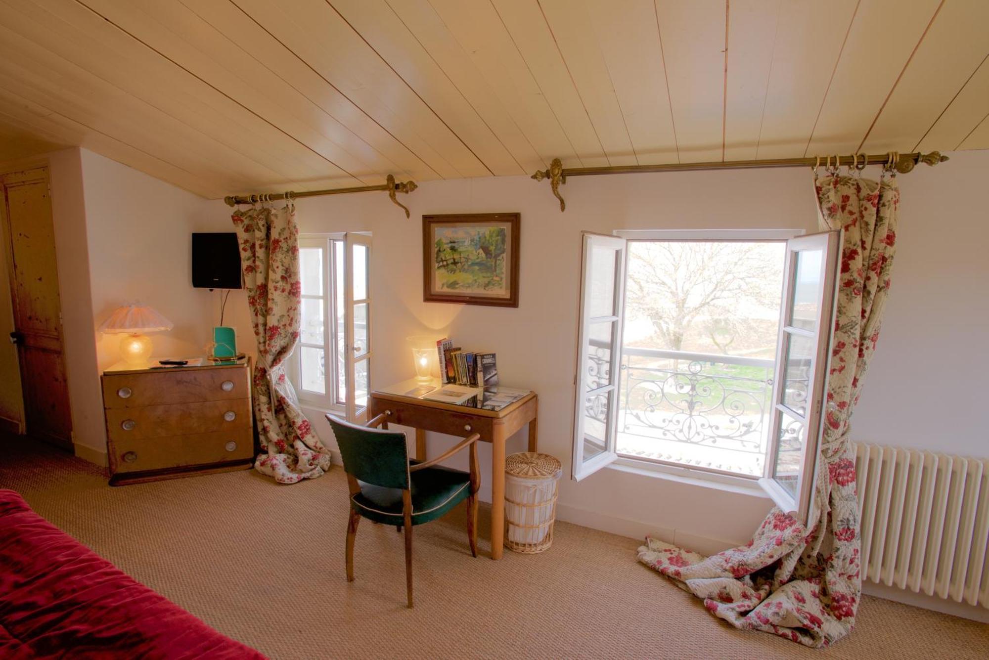 Le Corps De Garde Bed & Breakfast Saint-Martin-de-Re Exterior photo