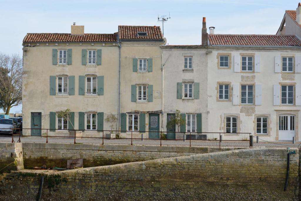 Le Corps De Garde Bed & Breakfast Saint-Martin-de-Re Exterior photo