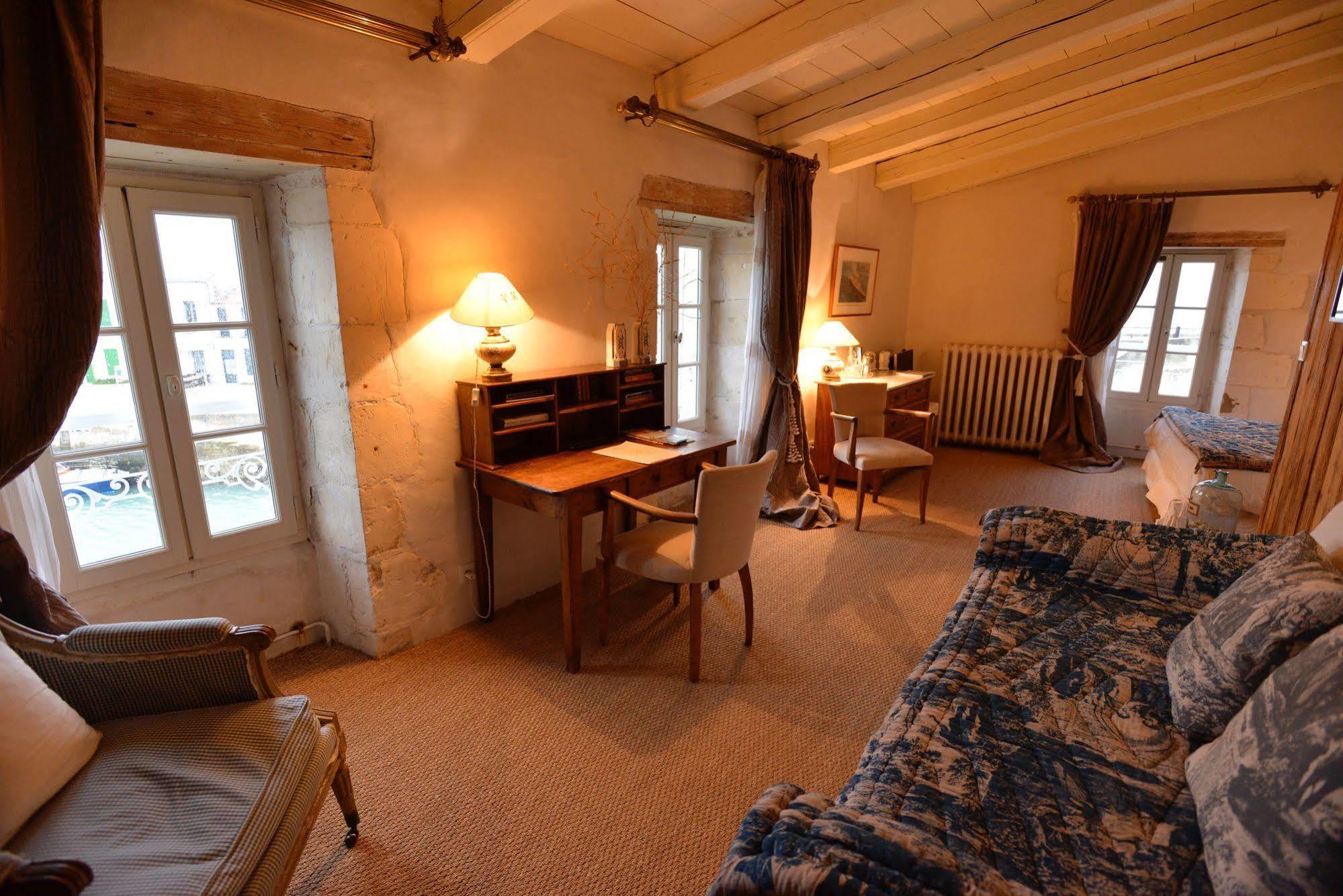 Le Corps De Garde Bed & Breakfast Saint-Martin-de-Re Exterior photo