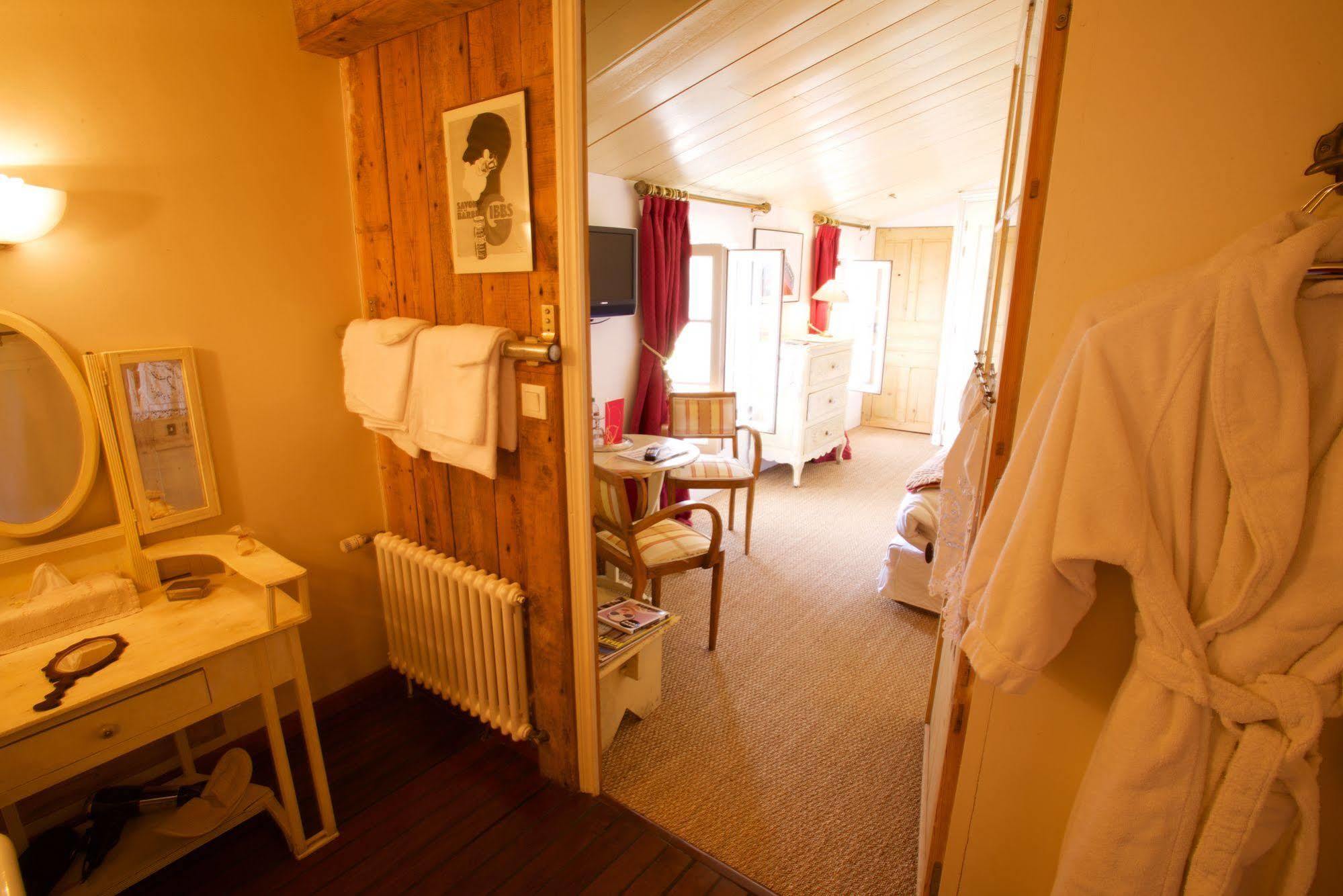 Le Corps De Garde Bed & Breakfast Saint-Martin-de-Re Exterior photo