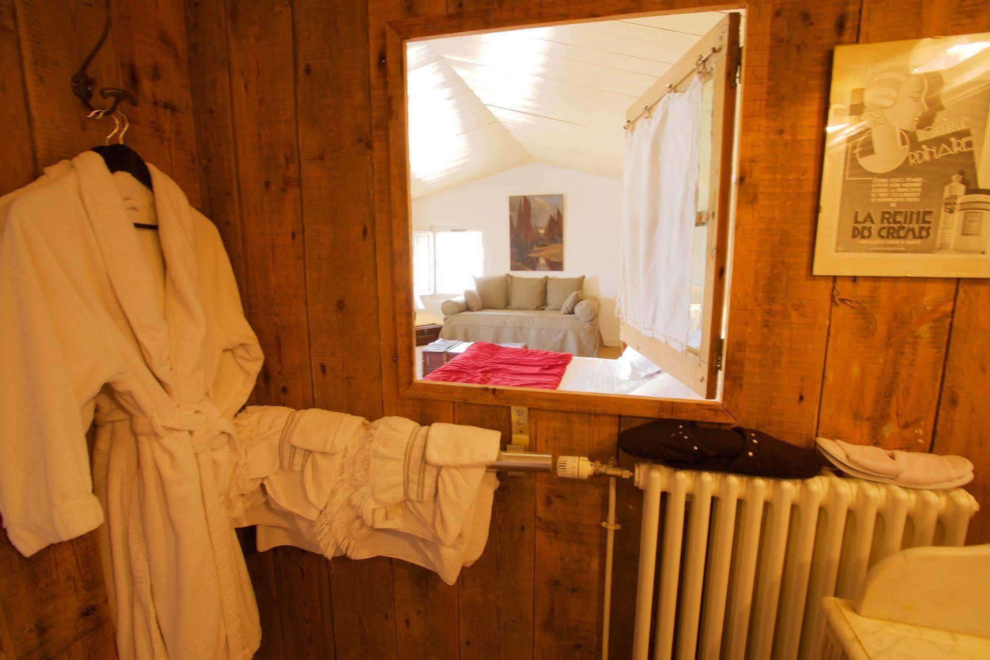 Le Corps De Garde Bed & Breakfast Saint-Martin-de-Re Exterior photo