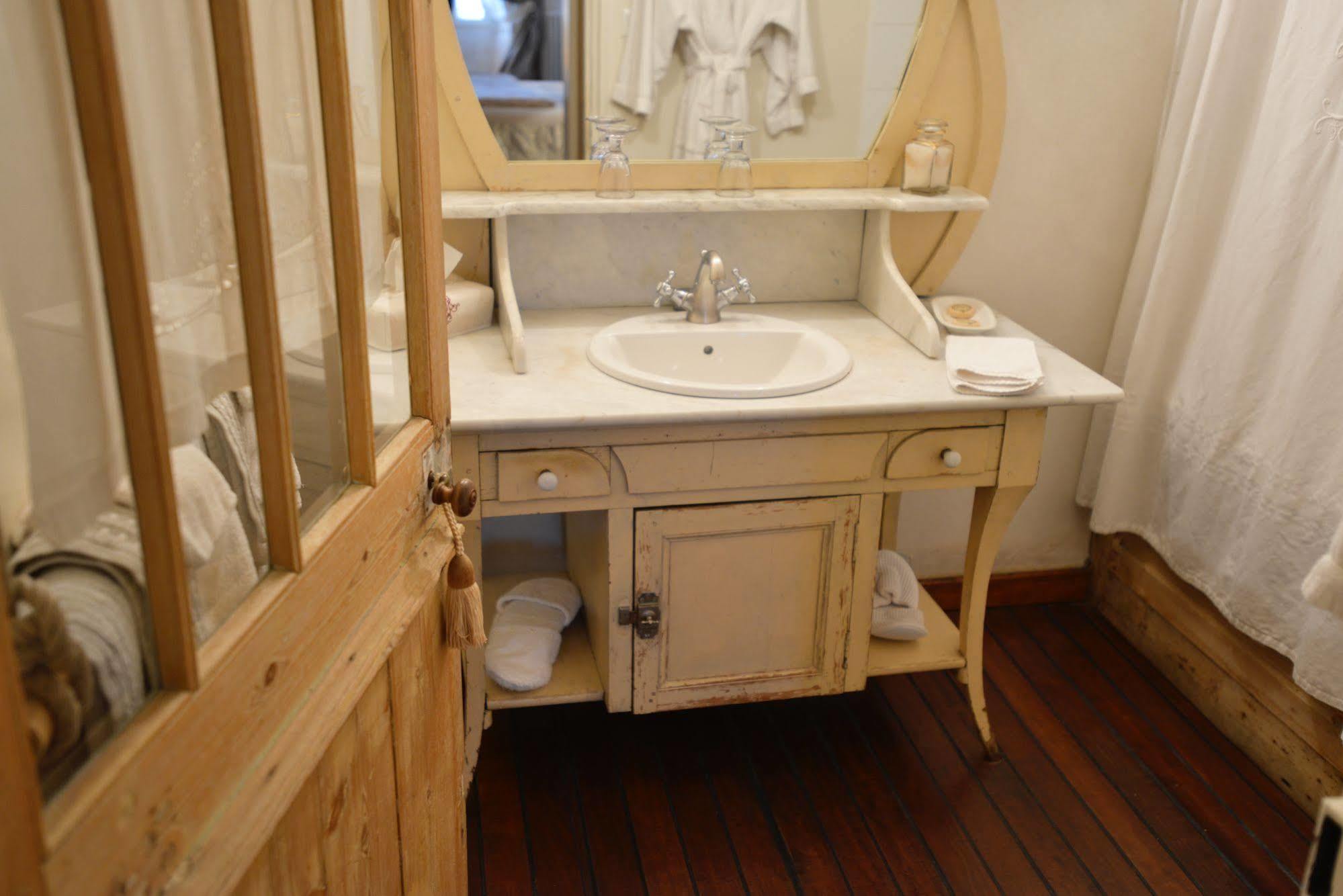 Le Corps De Garde Bed & Breakfast Saint-Martin-de-Re Exterior photo