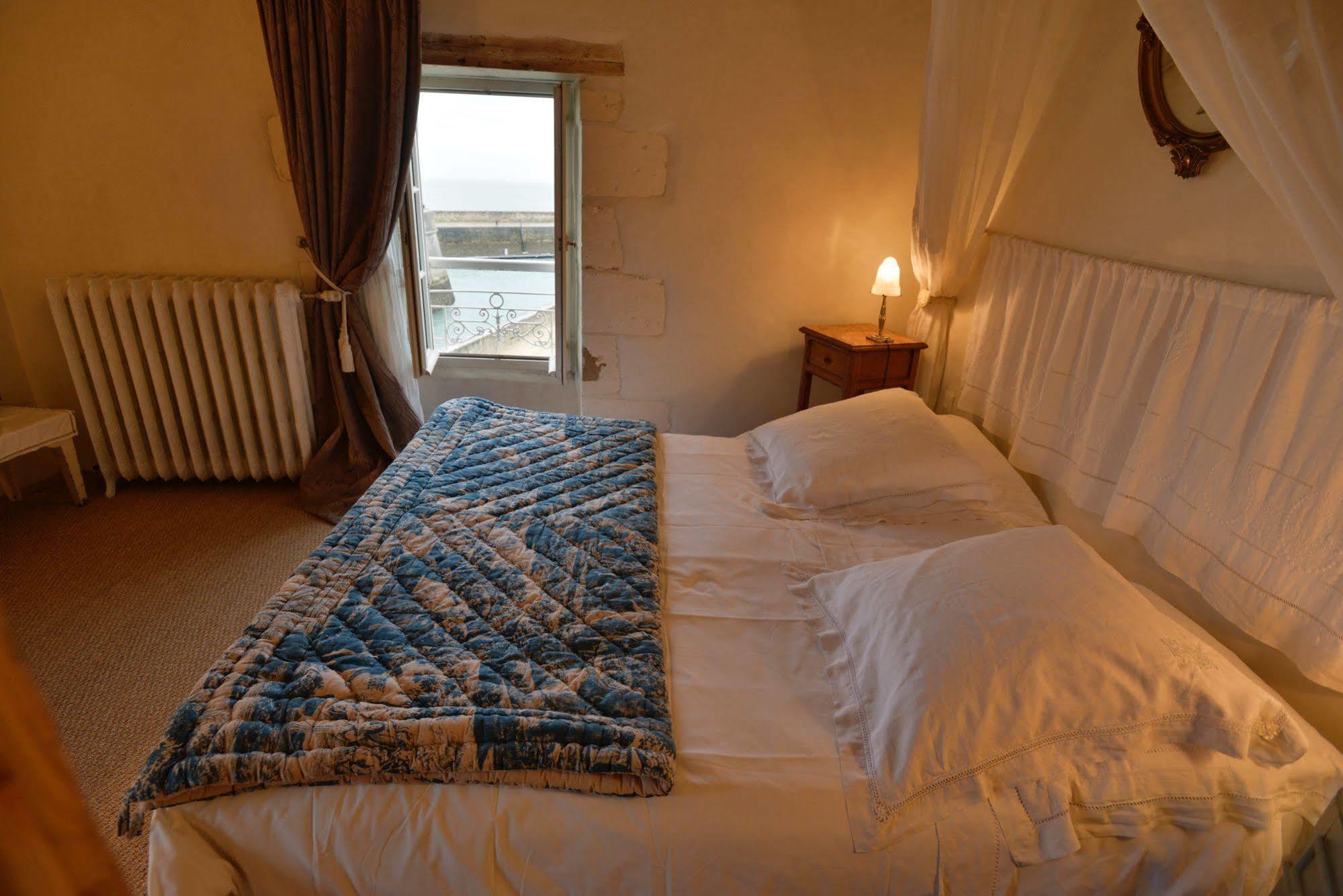 Le Corps De Garde Bed & Breakfast Saint-Martin-de-Re Exterior photo