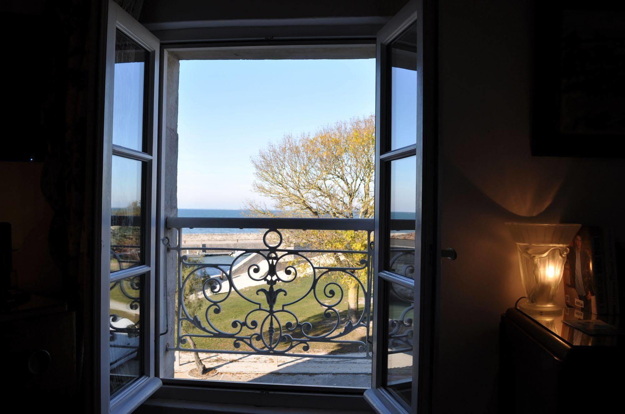 Le Corps De Garde Bed & Breakfast Saint-Martin-de-Re Exterior photo